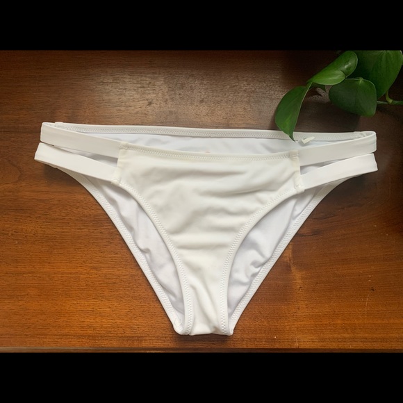 Target White Bottoms- Worn Once - Picture 1 of 3